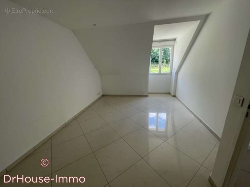 Maison à SAINT-PIERRE-LES-NEMOURS