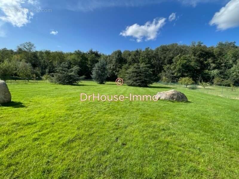 Maison à SAINT-PIERRE-LES-NEMOURS