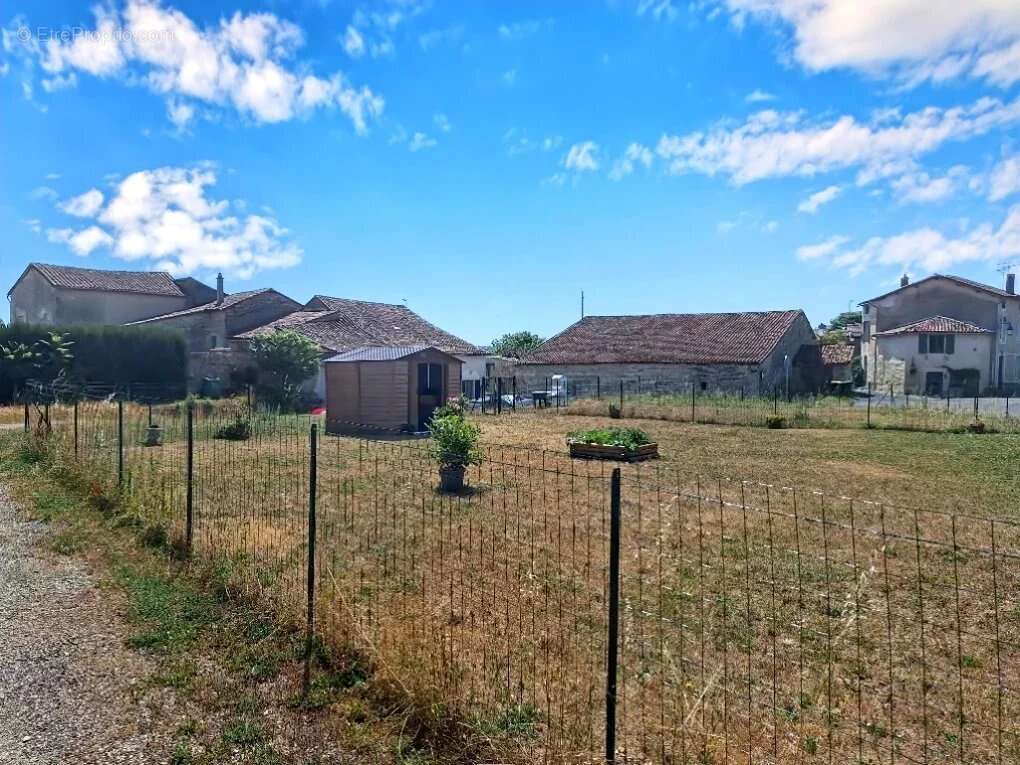 Maison à VERTEUIL-SUR-CHARENTE