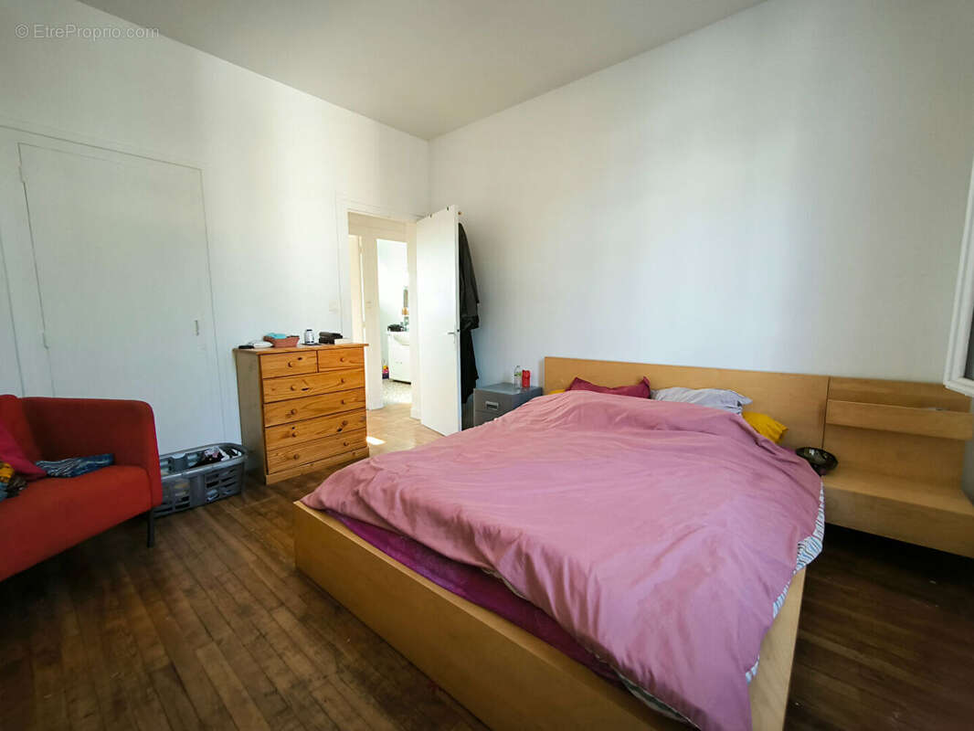 Appartement à DONGES