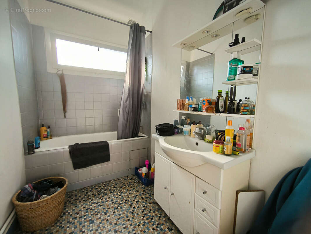 Appartement à DONGES