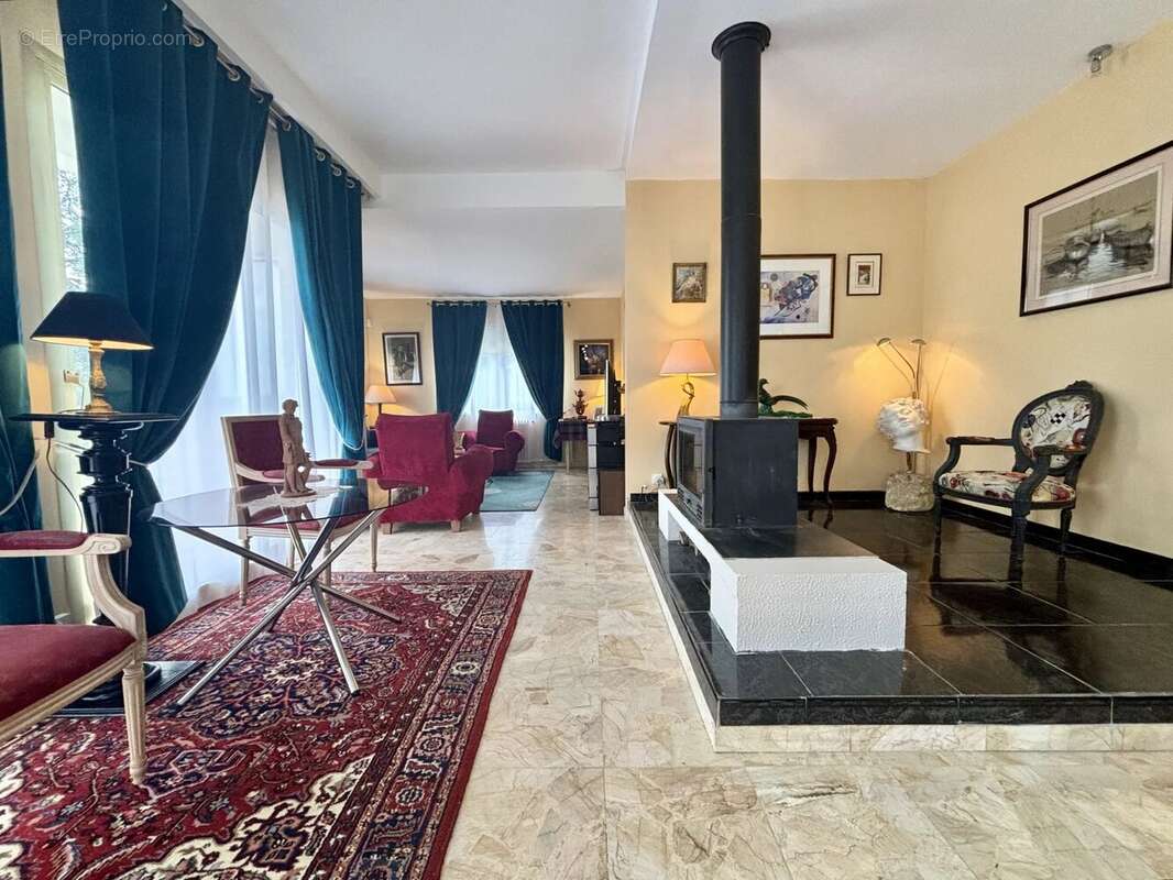 Maison à SAINTE-LIVRADE-SUR-LOT