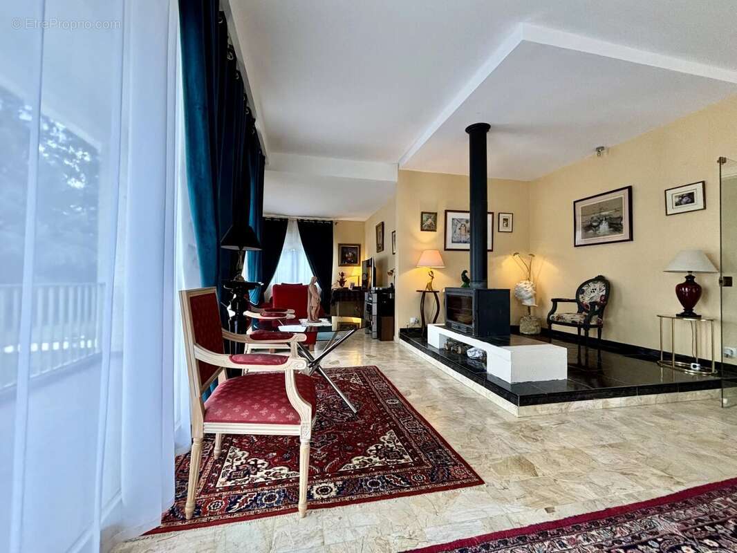 Maison à SAINTE-LIVRADE-SUR-LOT