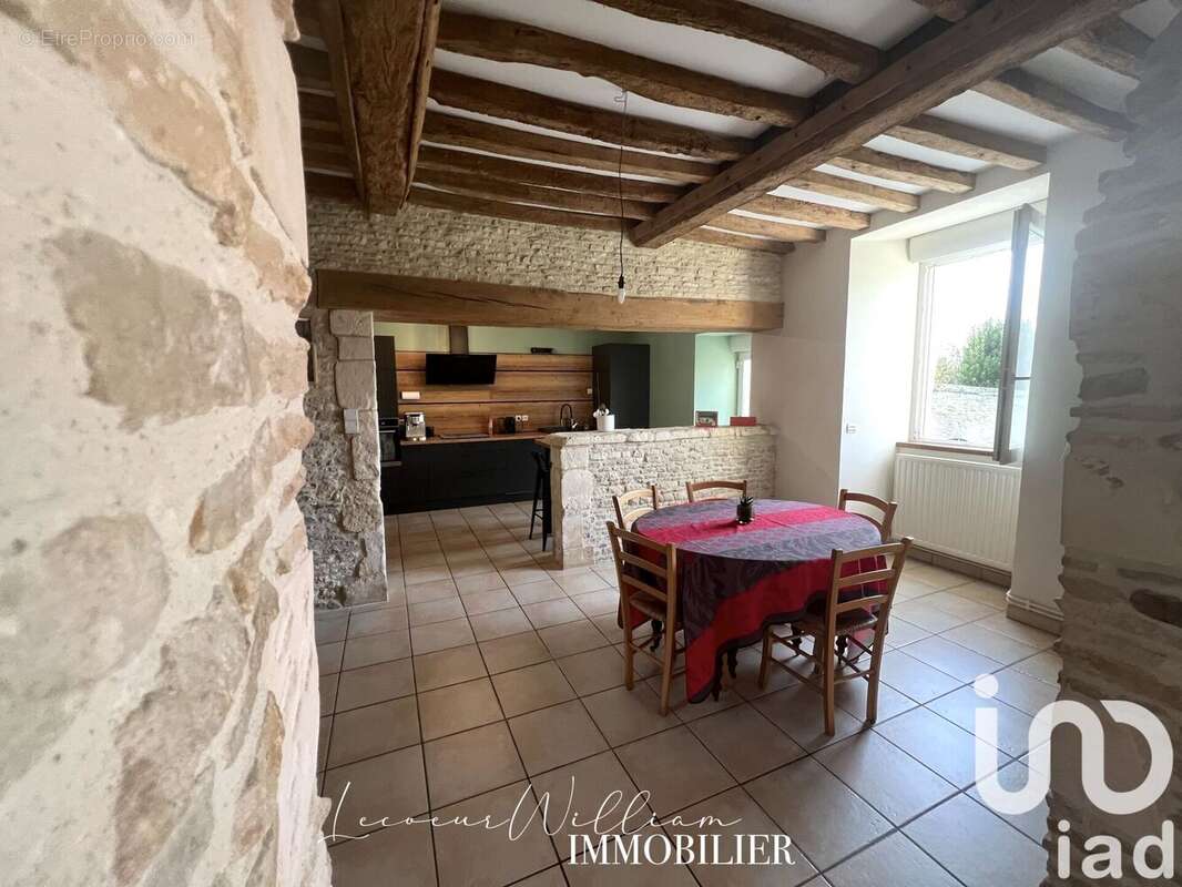 Photo 2 - Maison à MOULT