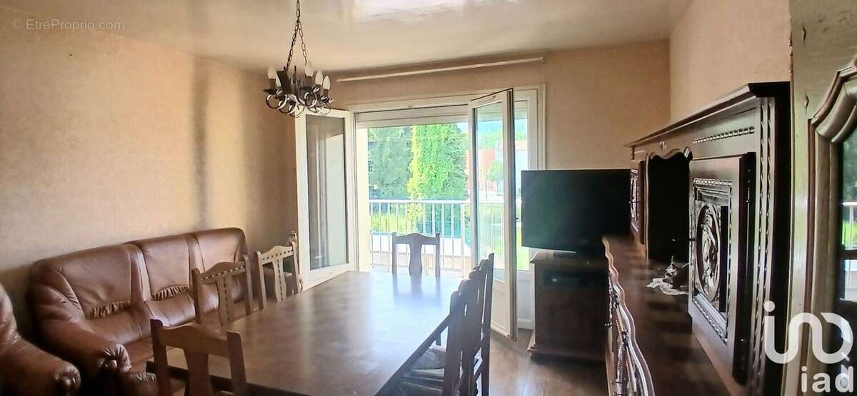 Photo 5 - Appartement à LE CHAMBON-FEUGEROLLES