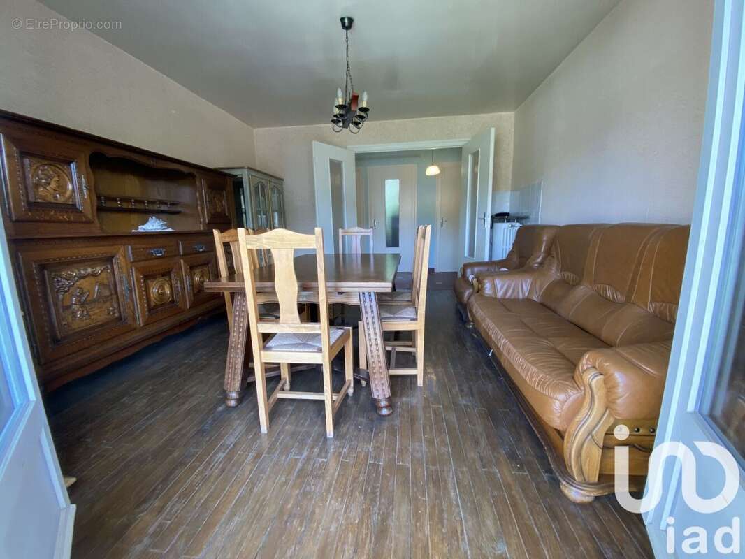 Photo 6 - Appartement à LE CHAMBON-FEUGEROLLES