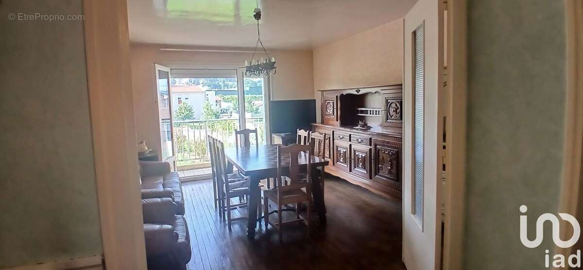 Photo 7 - Appartement à LE CHAMBON-FEUGEROLLES