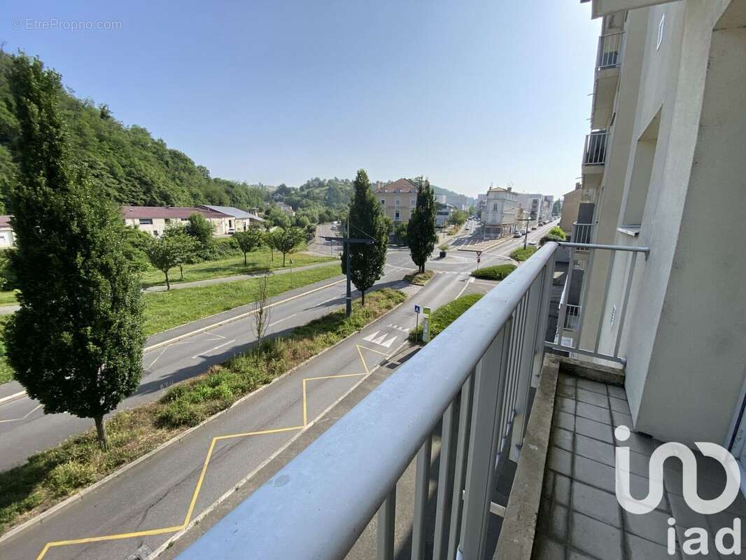 Photo 8 - Appartement à LE CHAMBON-FEUGEROLLES