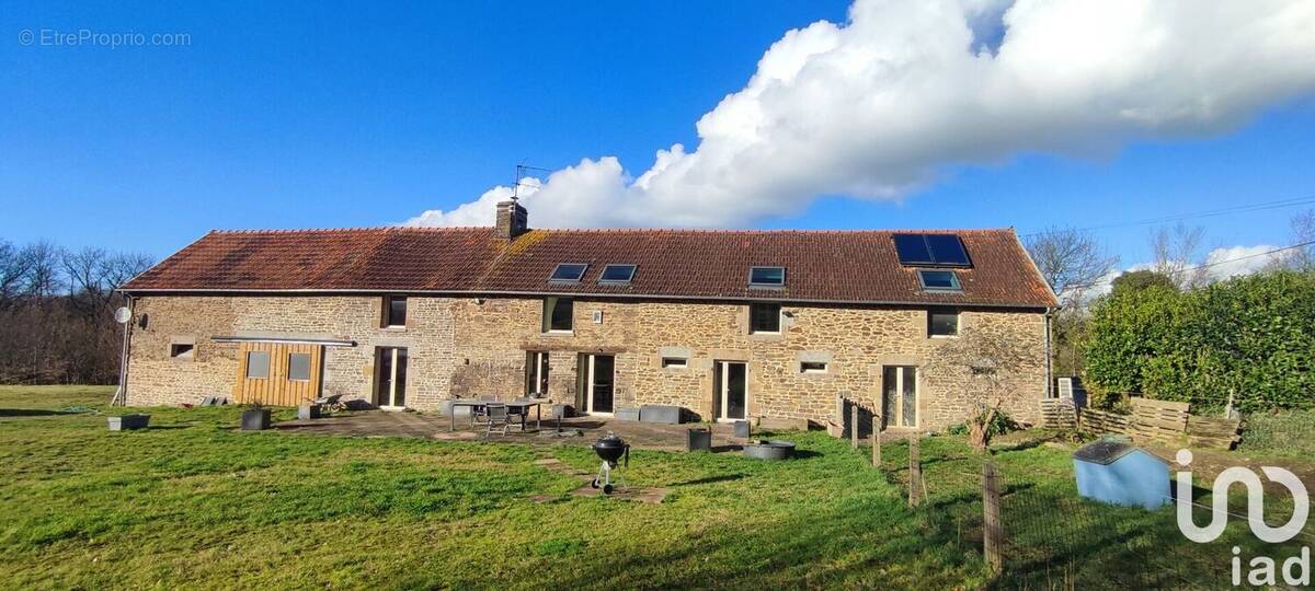 Photo 1 - Maison à SAINT-BRICE-DE-LANDELLES