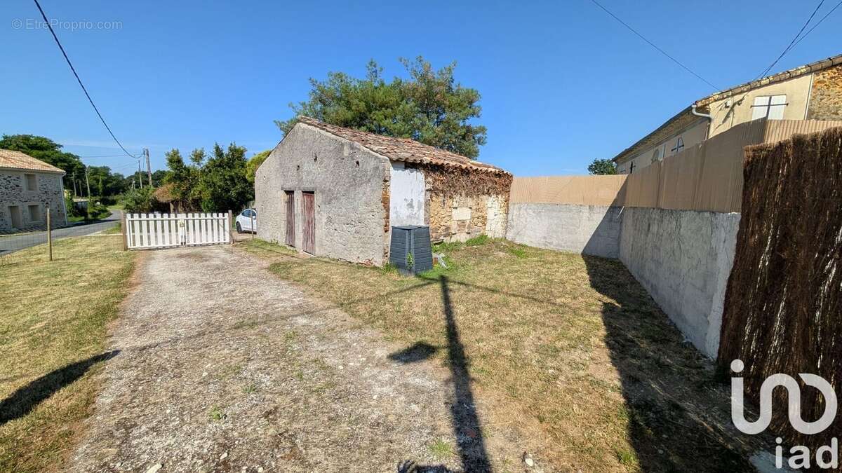 Photo 2 - Maison à MONTENDRE