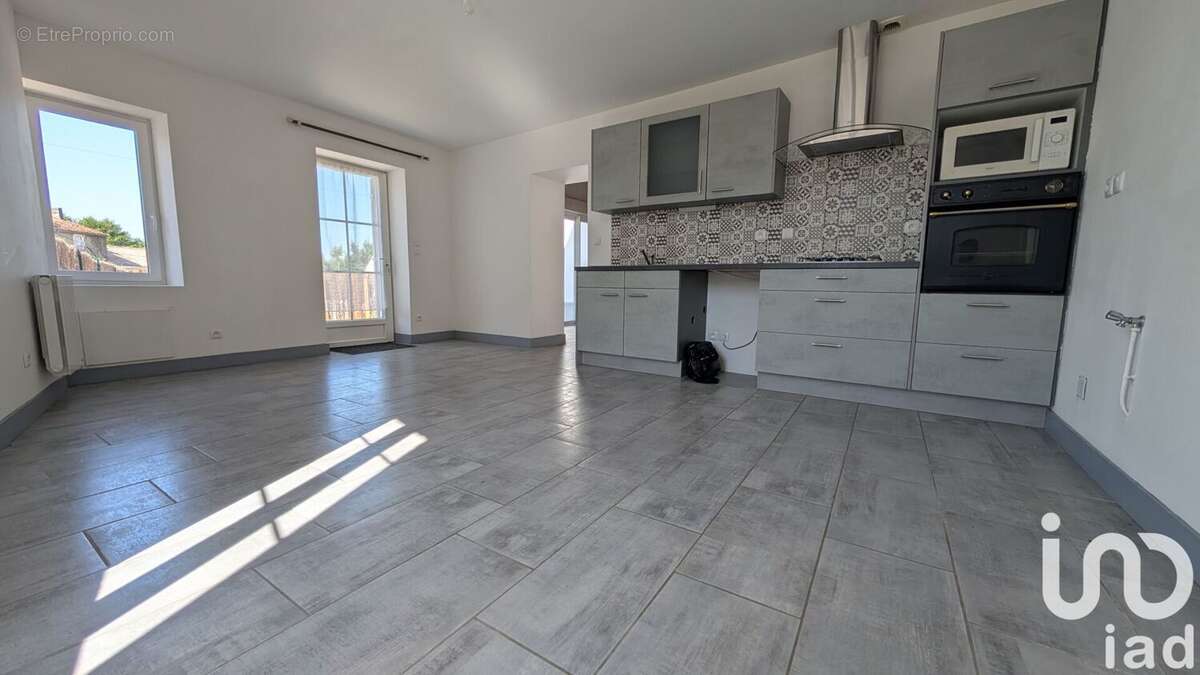 Photo 3 - Maison à MONTENDRE