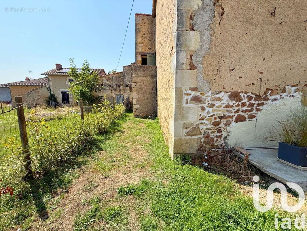 Photo 6 - Maison à LE VIGEANT