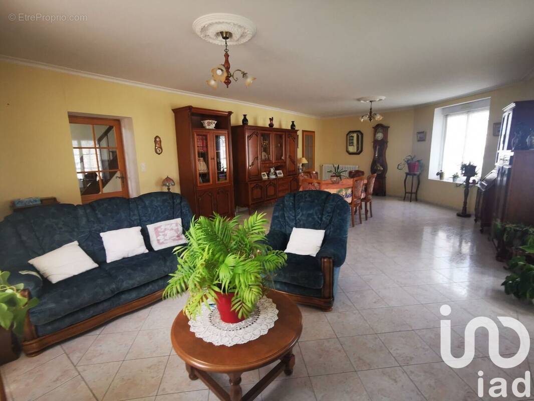 Photo 1 - Maison à SAINT-HILAIRE-LE-LIERRU