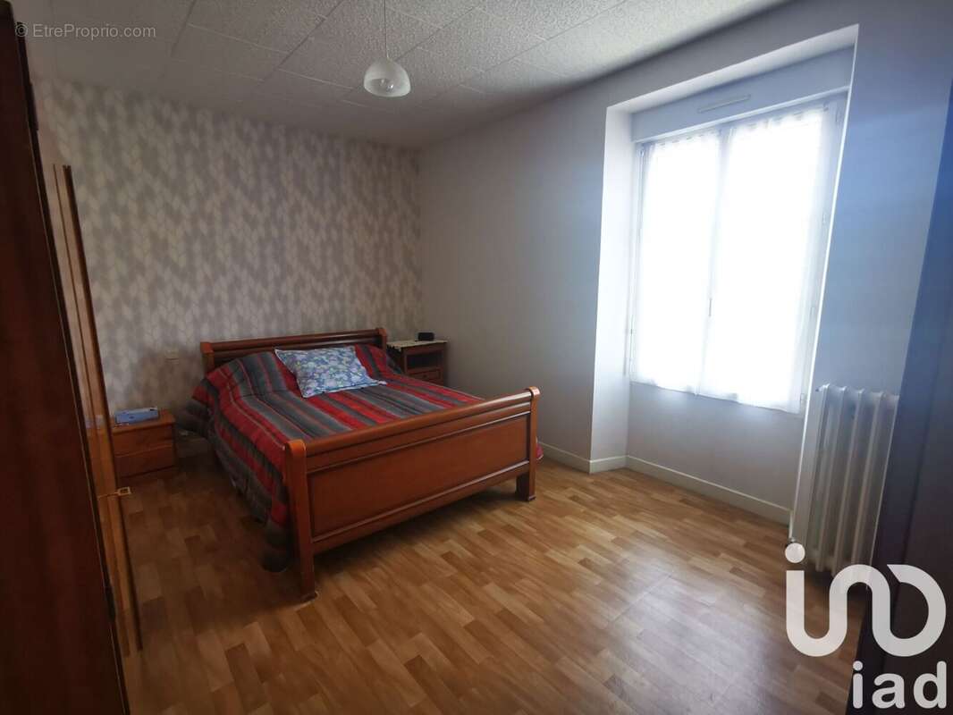 Photo 4 - Maison à SAINT-HILAIRE-LE-LIERRU