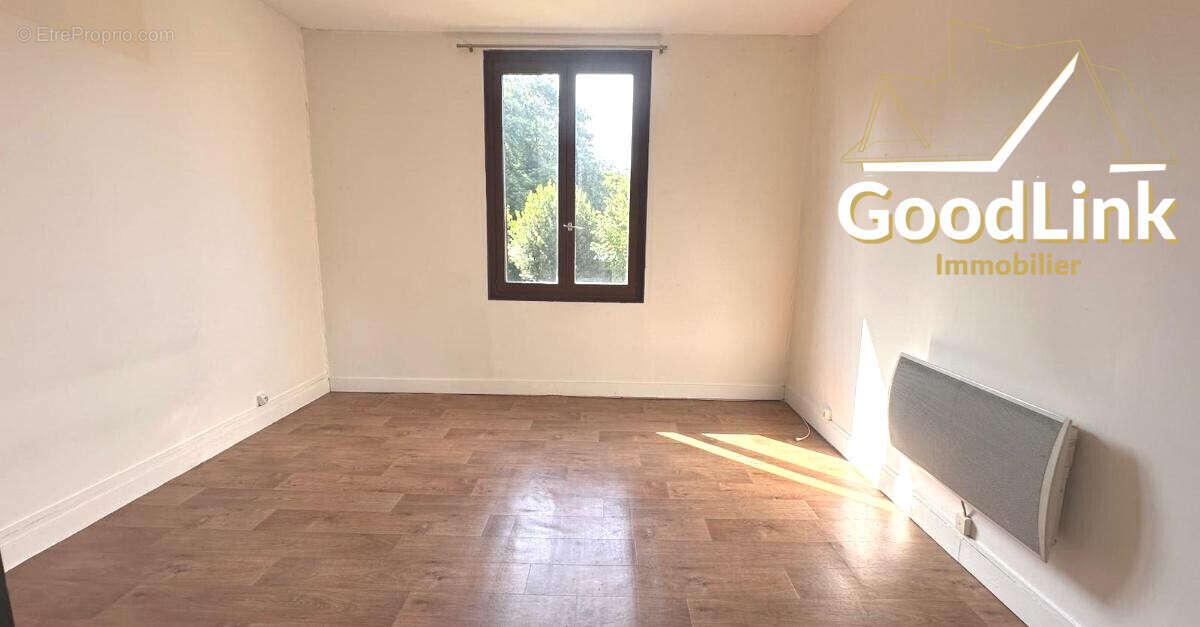 Chambre - Maison à MELUN