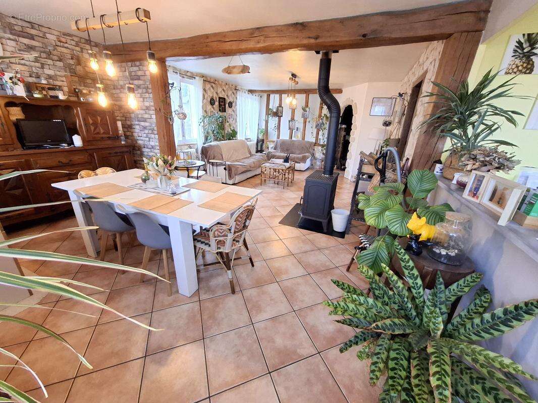 Maison à CUISE-LA-MOTTE