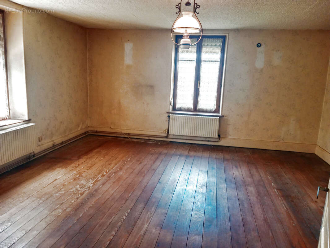 Maison à FOUGEROLLES