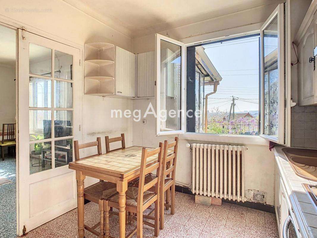 Maison à SAVIGNY-SUR-ORGE