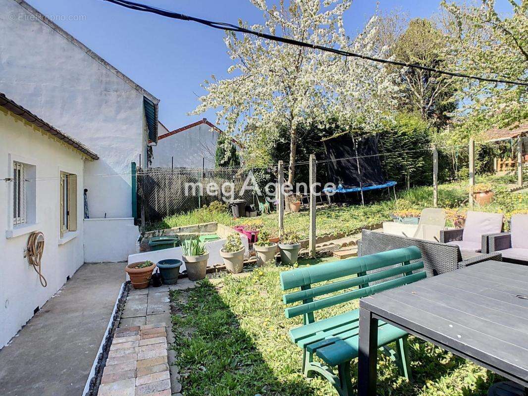 Maison à SAVIGNY-SUR-ORGE