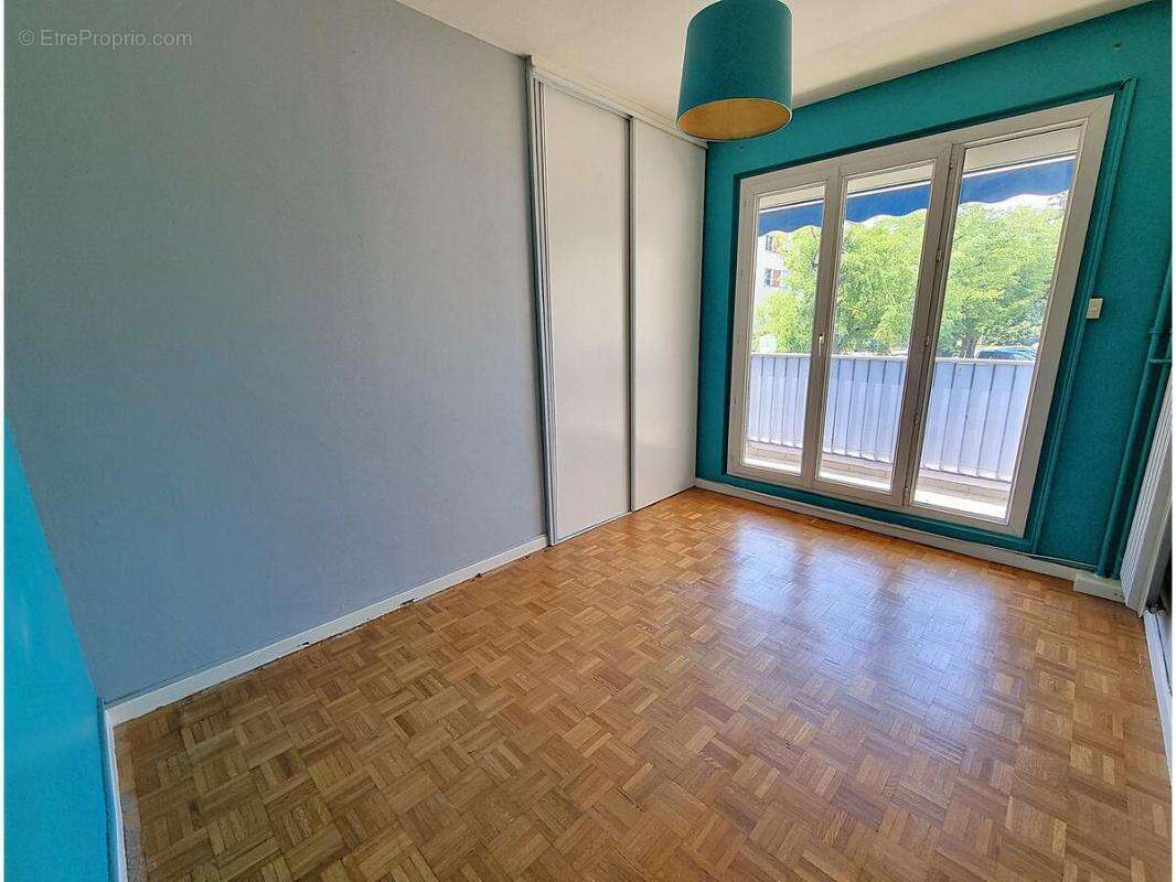 Appartement à DECINES-CHARPIEU