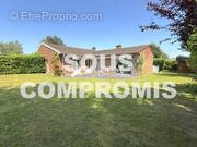 Maison à NEUVILLE-EN-FERRAIN