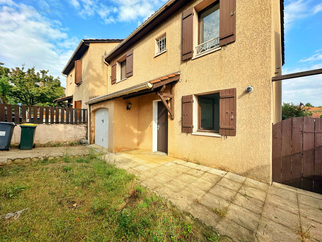 Maison à PIERRE-BENITE