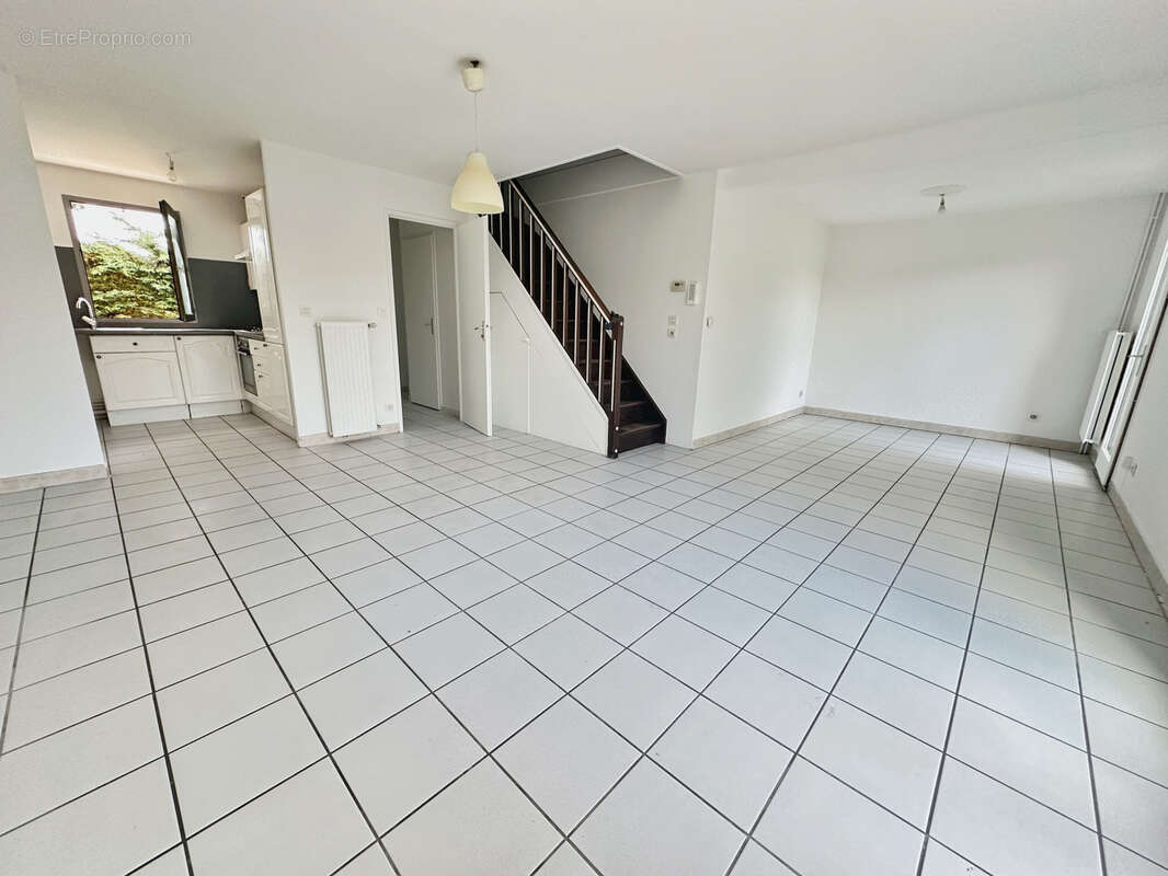 Maison à PIERRE-BENITE