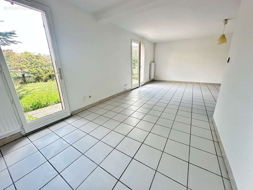 Maison à PIERRE-BENITE