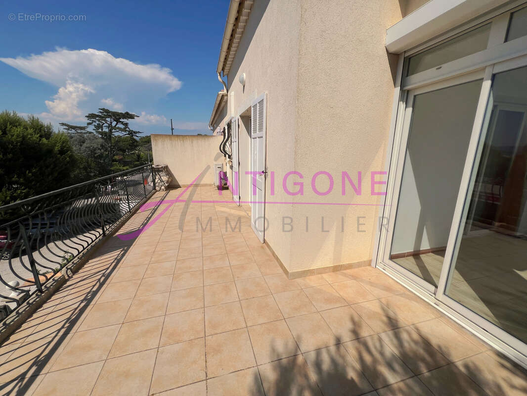 Appartement à SIX-FOURS-LES-PLAGES