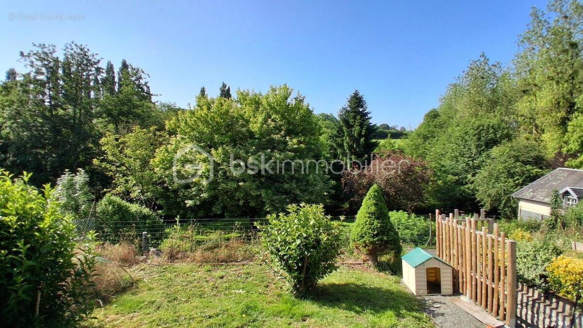 Maison à TESSY-SUR-VIRE