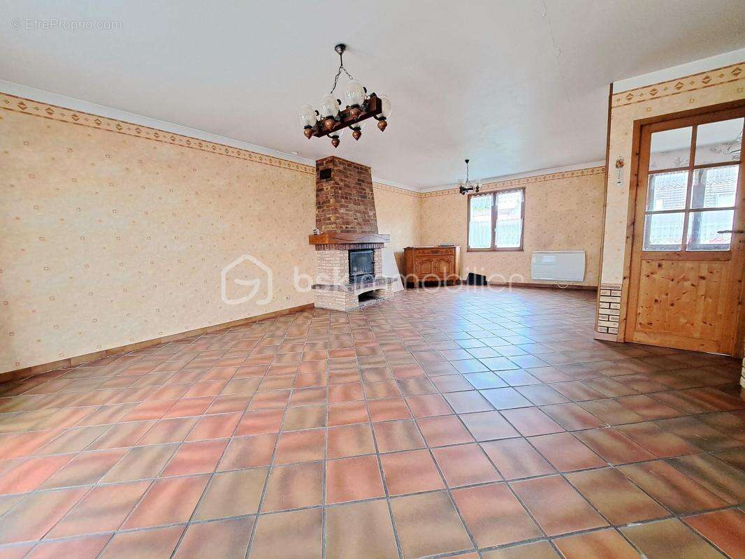 Maison à EAUCOURT-SUR-SOMME