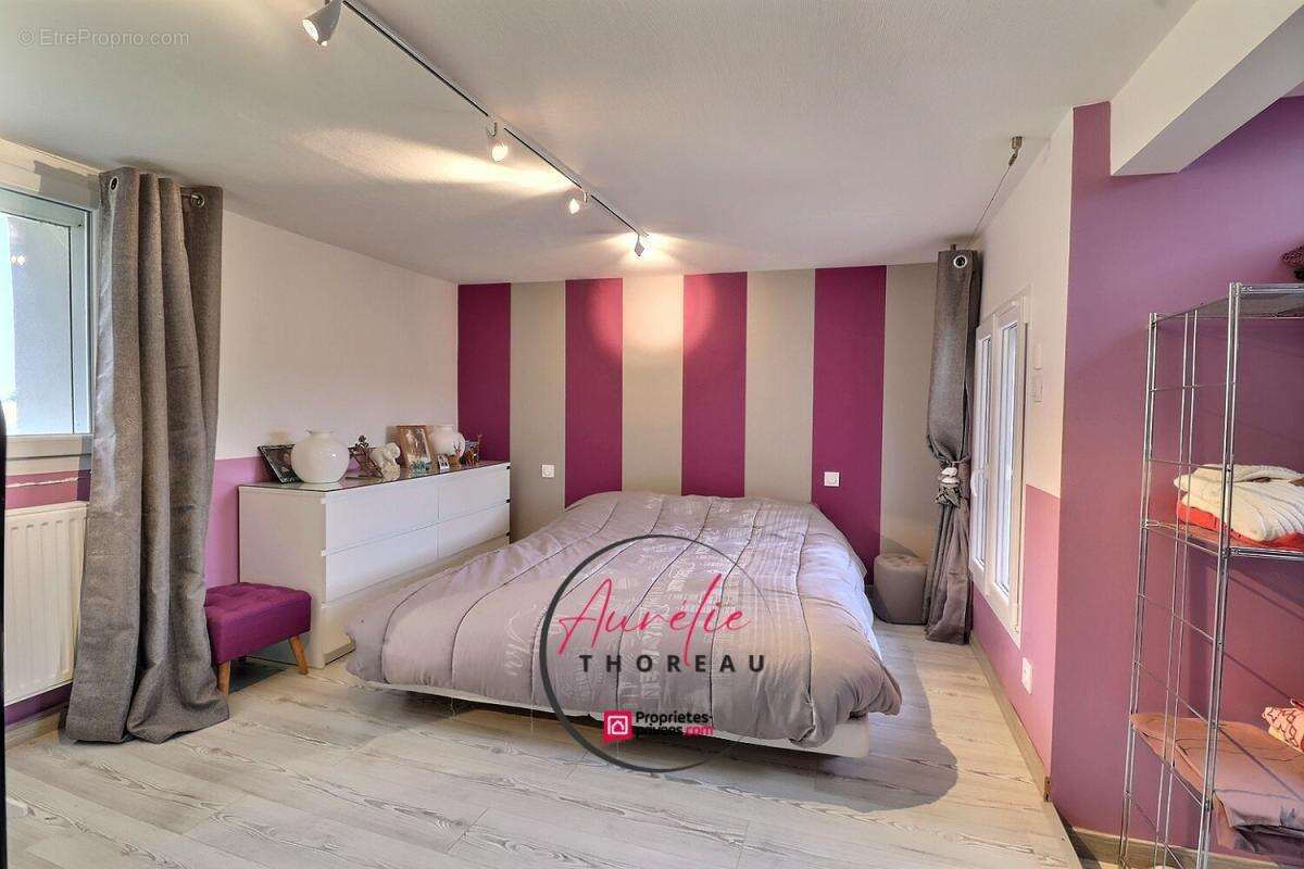 Maison à NEUVILLE-AUX-BOIS