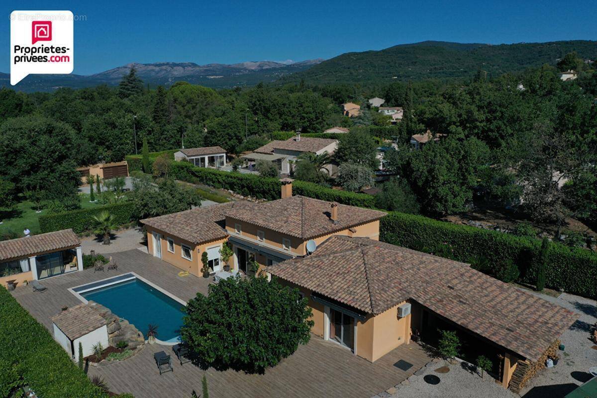 Maison à SAINT-CEZAIRE-SUR-SIAGNE