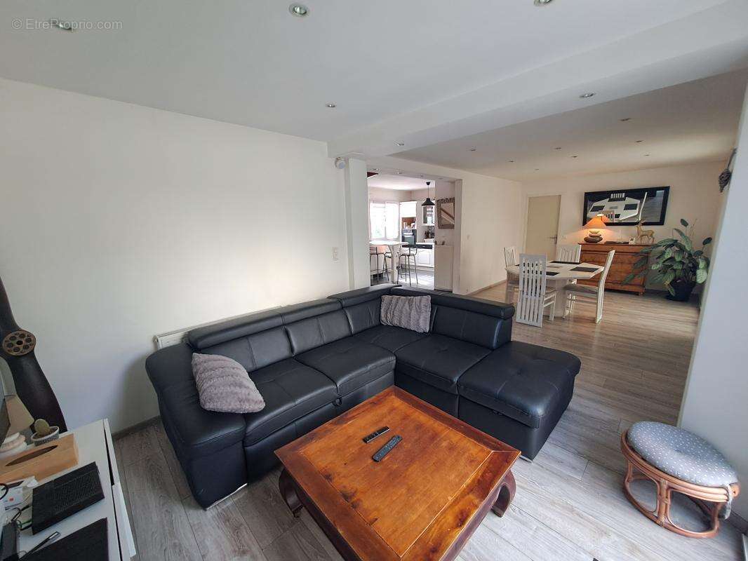 Maison à SAINT-MARTIN-DES-CHAMPS