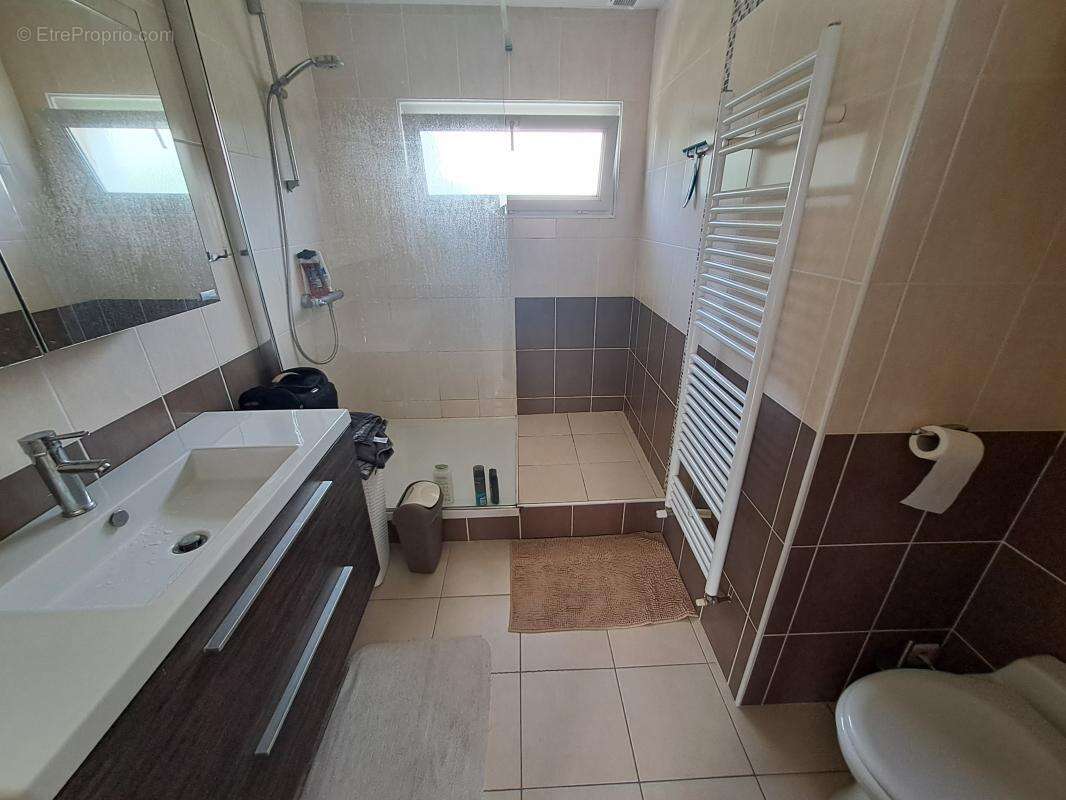 Maison à SAINT-MARTIN-DES-CHAMPS