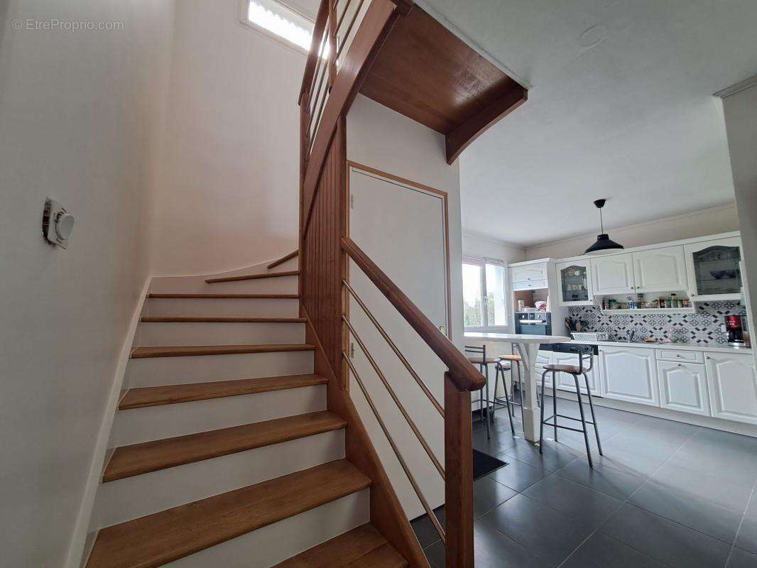 Maison à SAINT-MARTIN-DES-CHAMPS