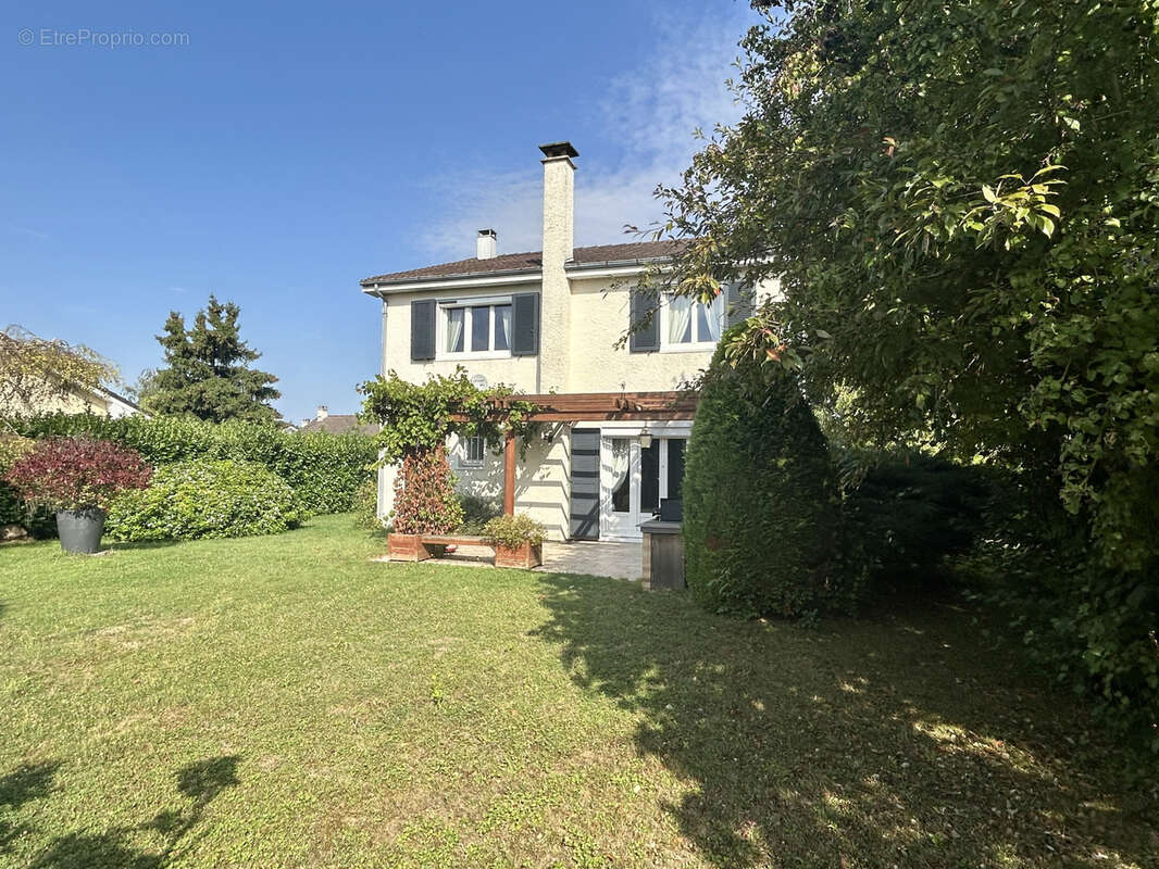 Maison à CLAYE-SOUILLY