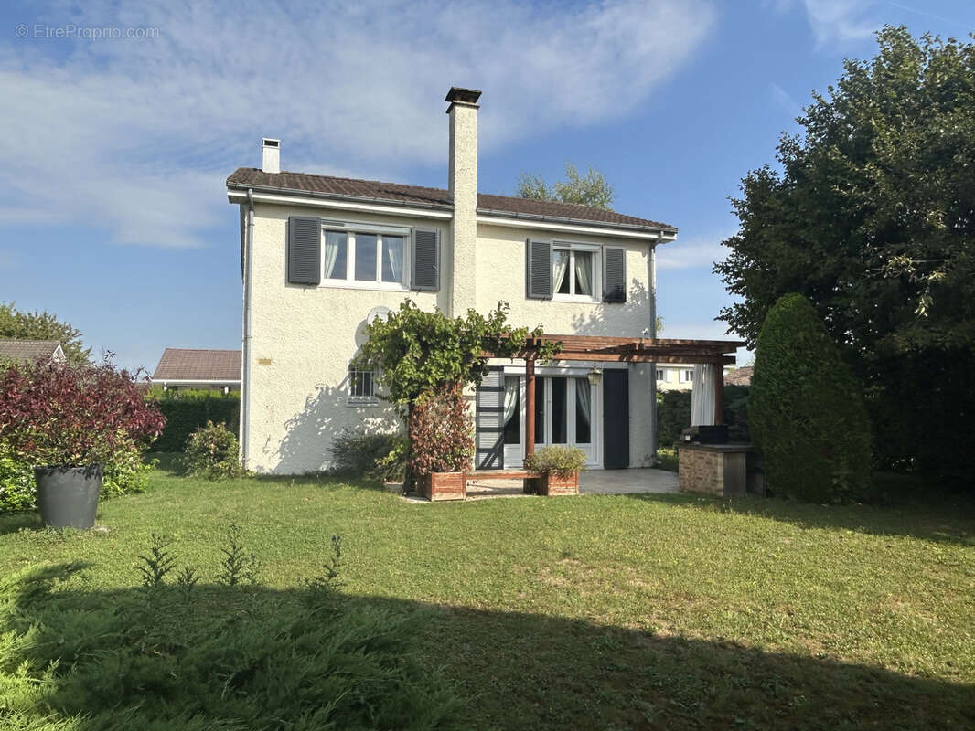 Maison à CLAYE-SOUILLY