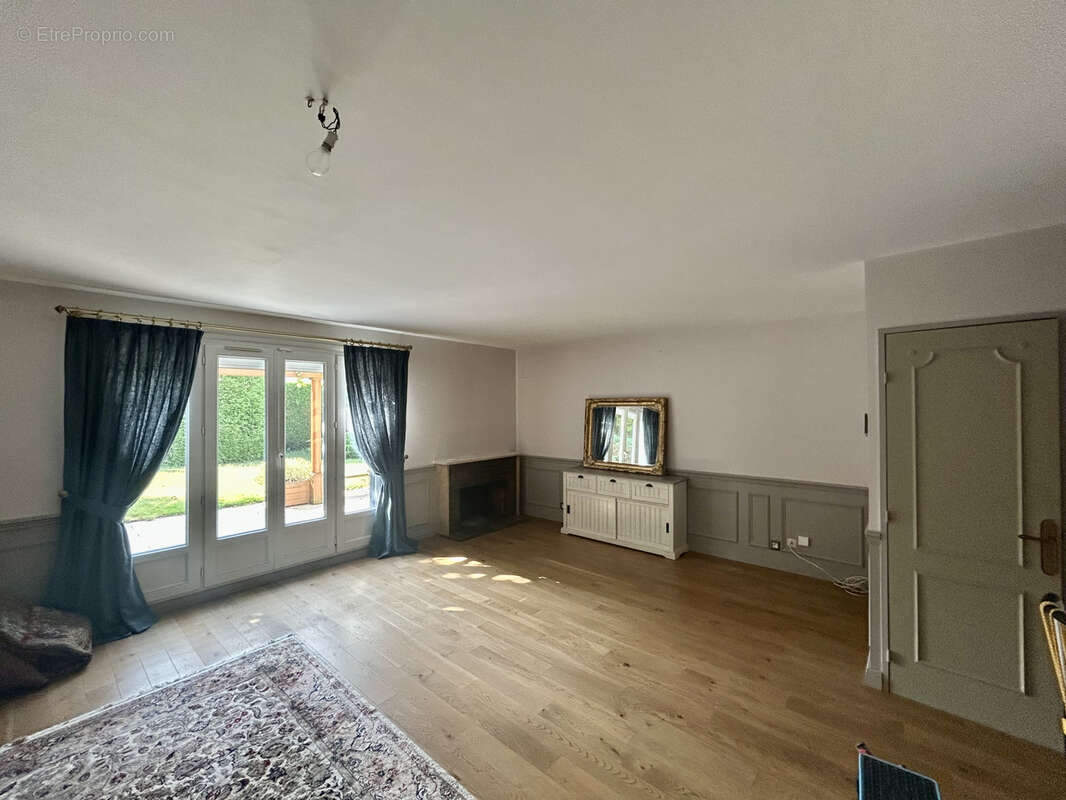 Maison à CLAYE-SOUILLY