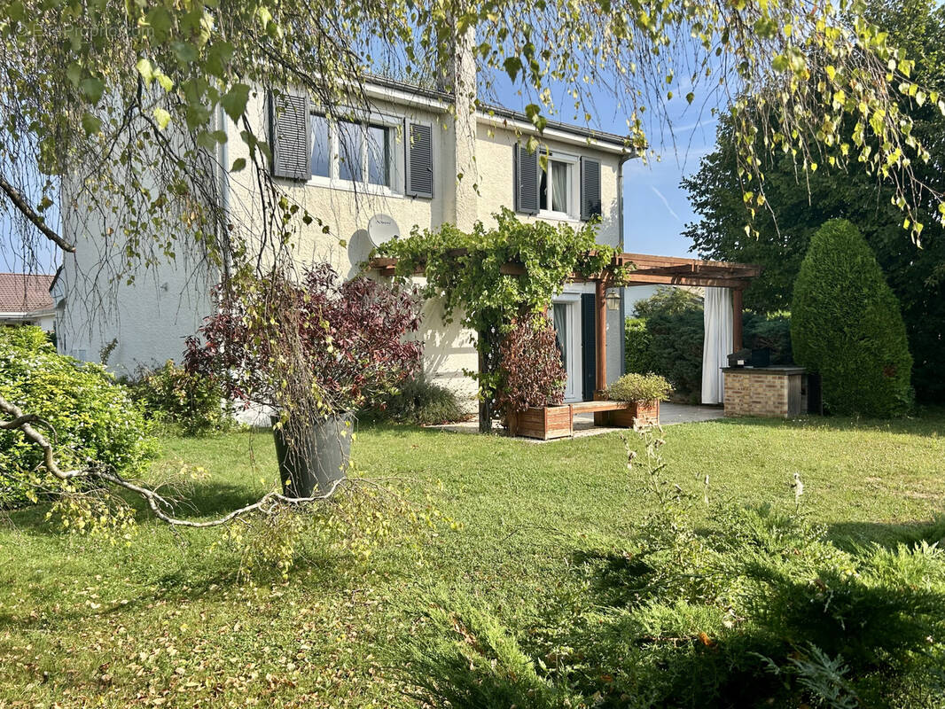 Maison à CLAYE-SOUILLY