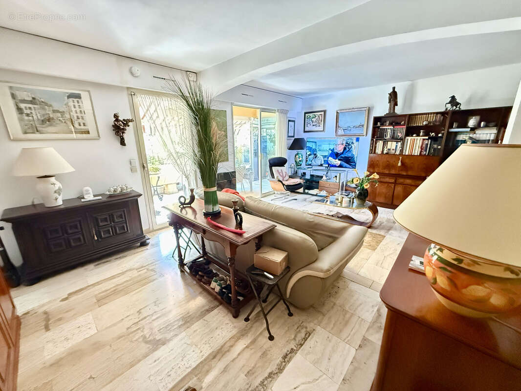 Autre à SIX-FOURS-LES-PLAGES