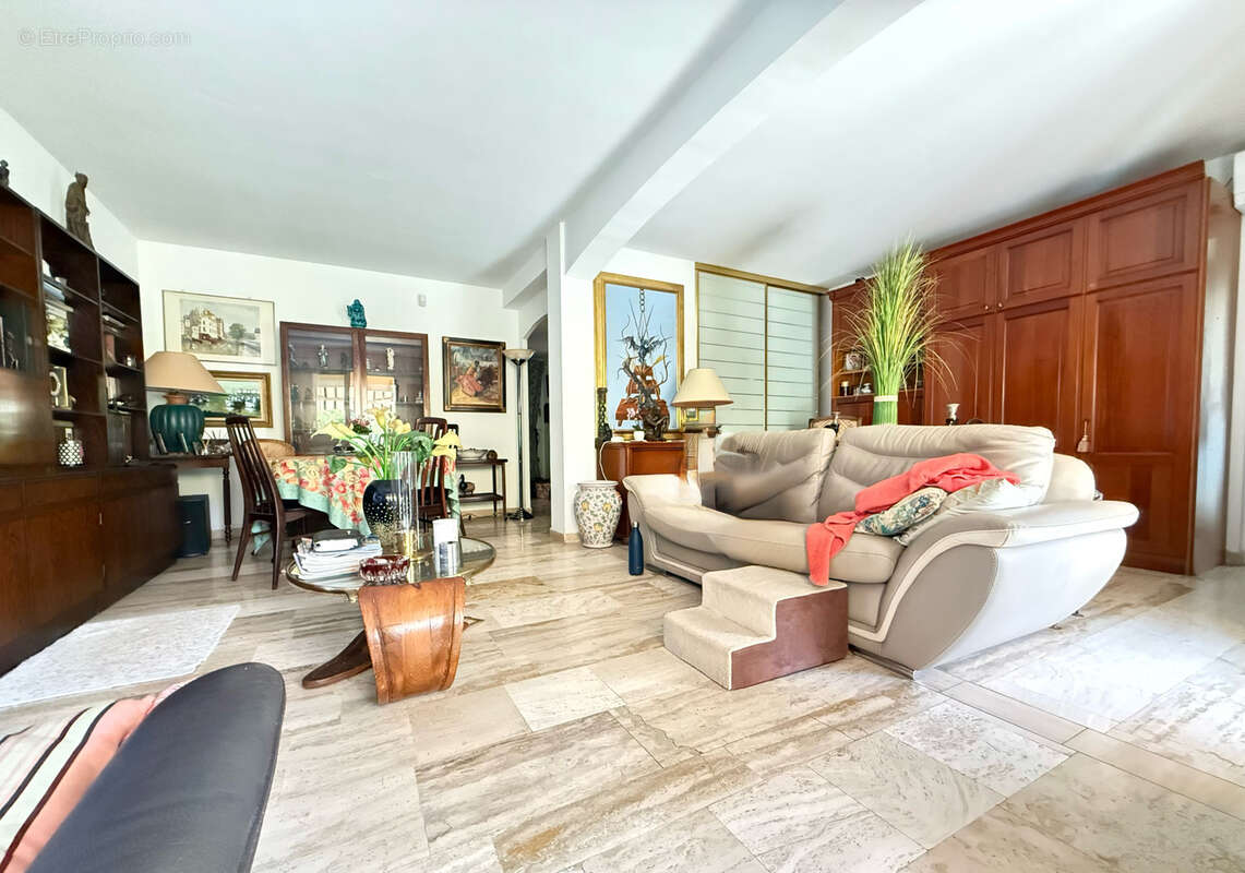 Autre à SIX-FOURS-LES-PLAGES