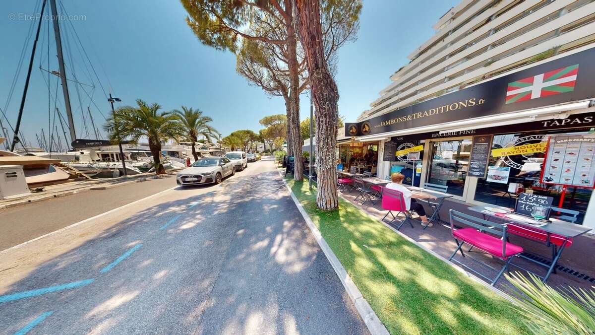 Commerce à VILLENEUVE-LOUBET