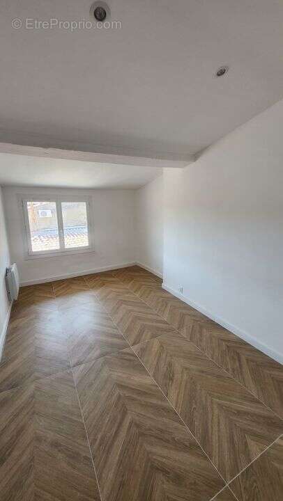 LA CIOTAT - APPARTEMENT T3 - rénové - port-vieux - centre - - Appartement à LA CIOTAT