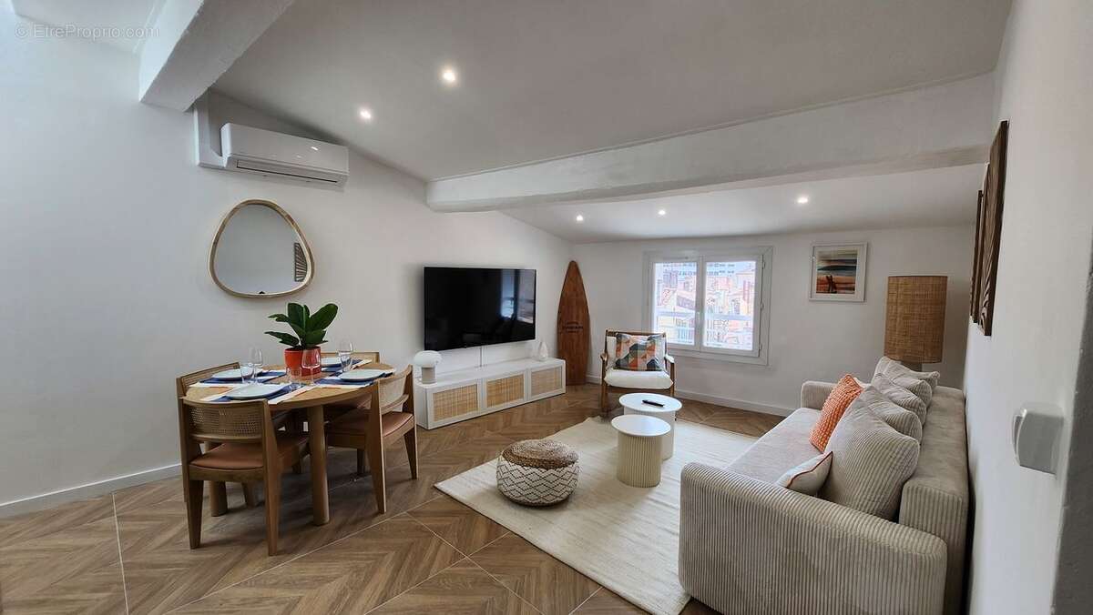 LA CIOTAT - APPARTEMENT T3 - rénové - port-vieux - centre - - Appartement à LA CIOTAT