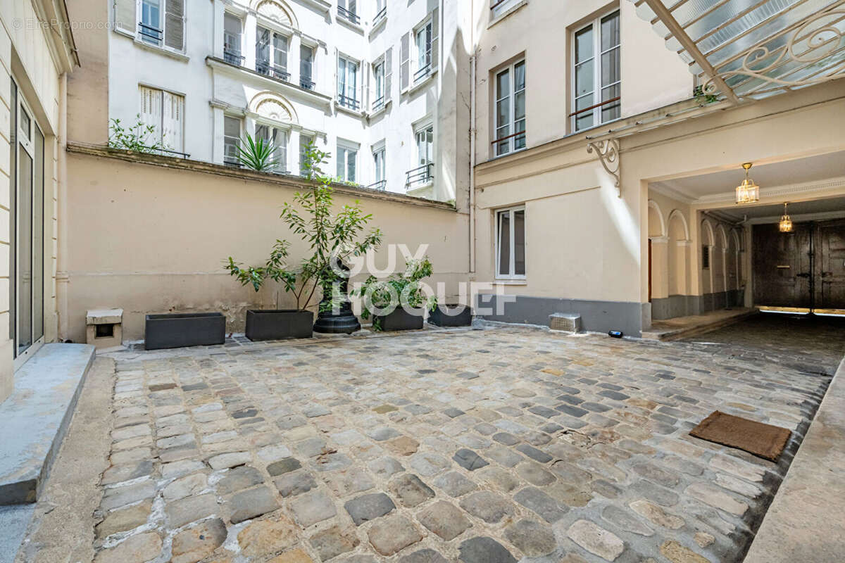 Appartement à PARIS-9E
