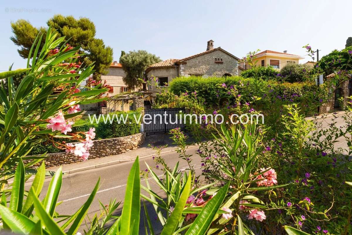 Maison à CAGNES-SUR-MER