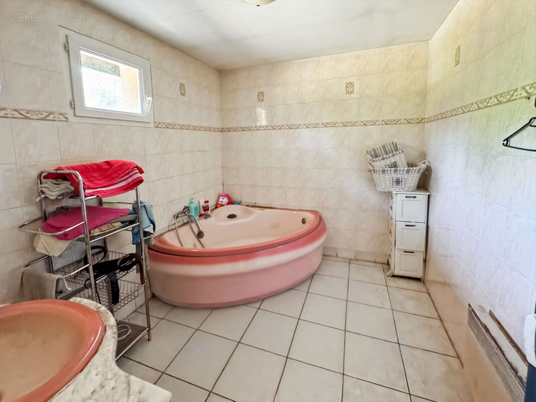 Maison à BLANQUEFORT