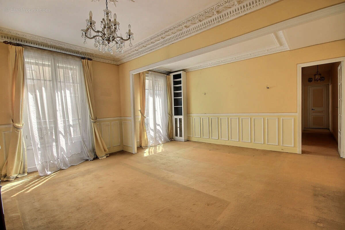 Appartement à PARIS-19E