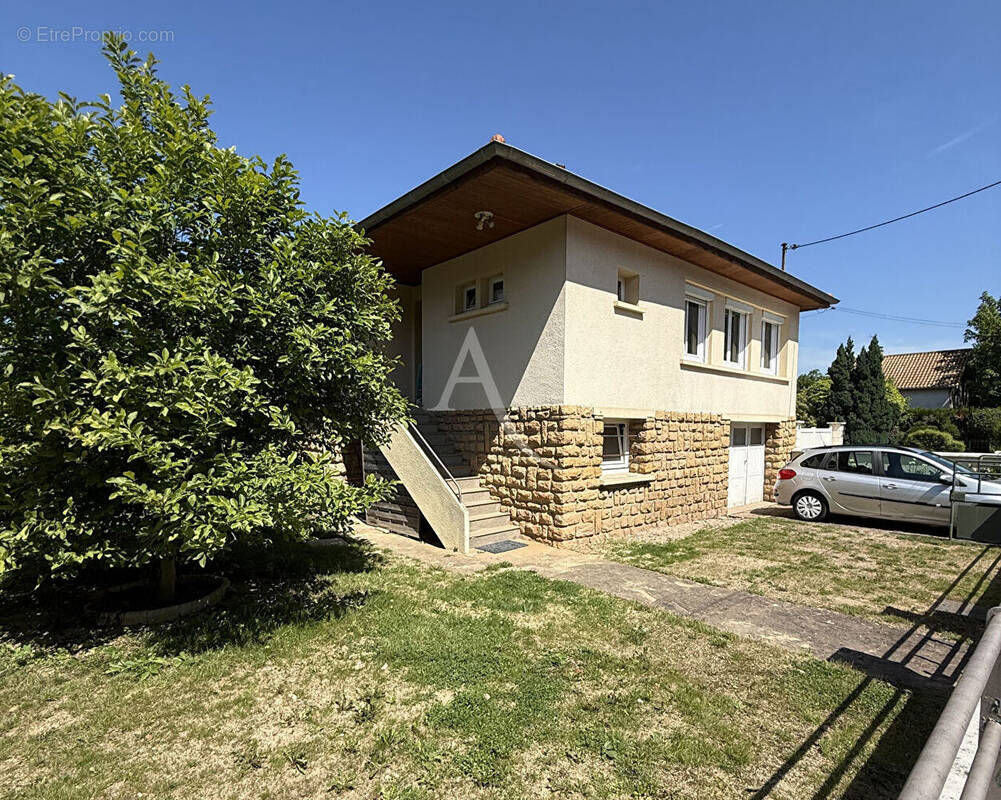 Maison à CHARNAY-LES-MACON
